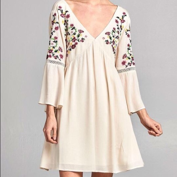 Boho Floral Embroidery Bell Dress - Picture 2 of 7